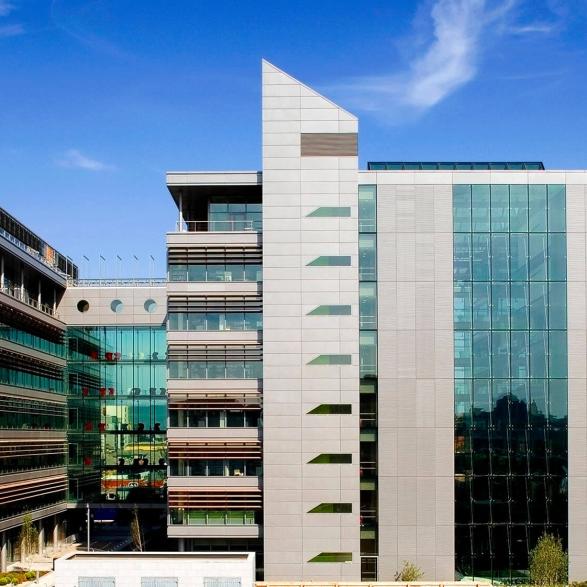 One Spencer Dock, a multi-hectare site in Dublin&rsquo;s north docklands, was master-planned by STW to accommodate a mix of commercial and residential use.