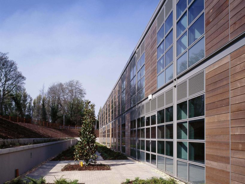 St. Vincent&rsquo;s University Hospital is the major acute teaching hospital serving the south-east of Dublin city