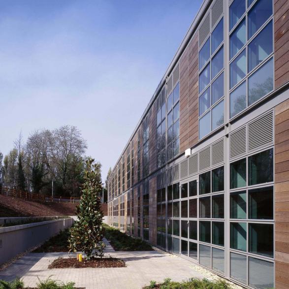 St. Vincent&rsquo;s University Hospital is the major acute teaching hospital serving the south-east of Dublin city