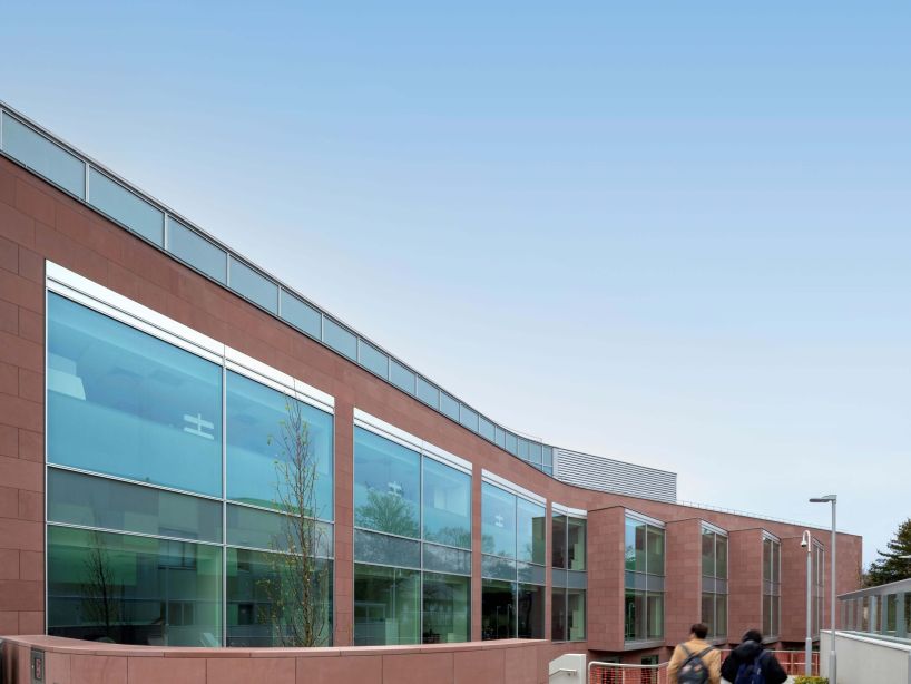 Scott Tallon Walker Architects, in conjunction with White Ink Architects, has delivered a dynamic and stimulating teaching and research environment